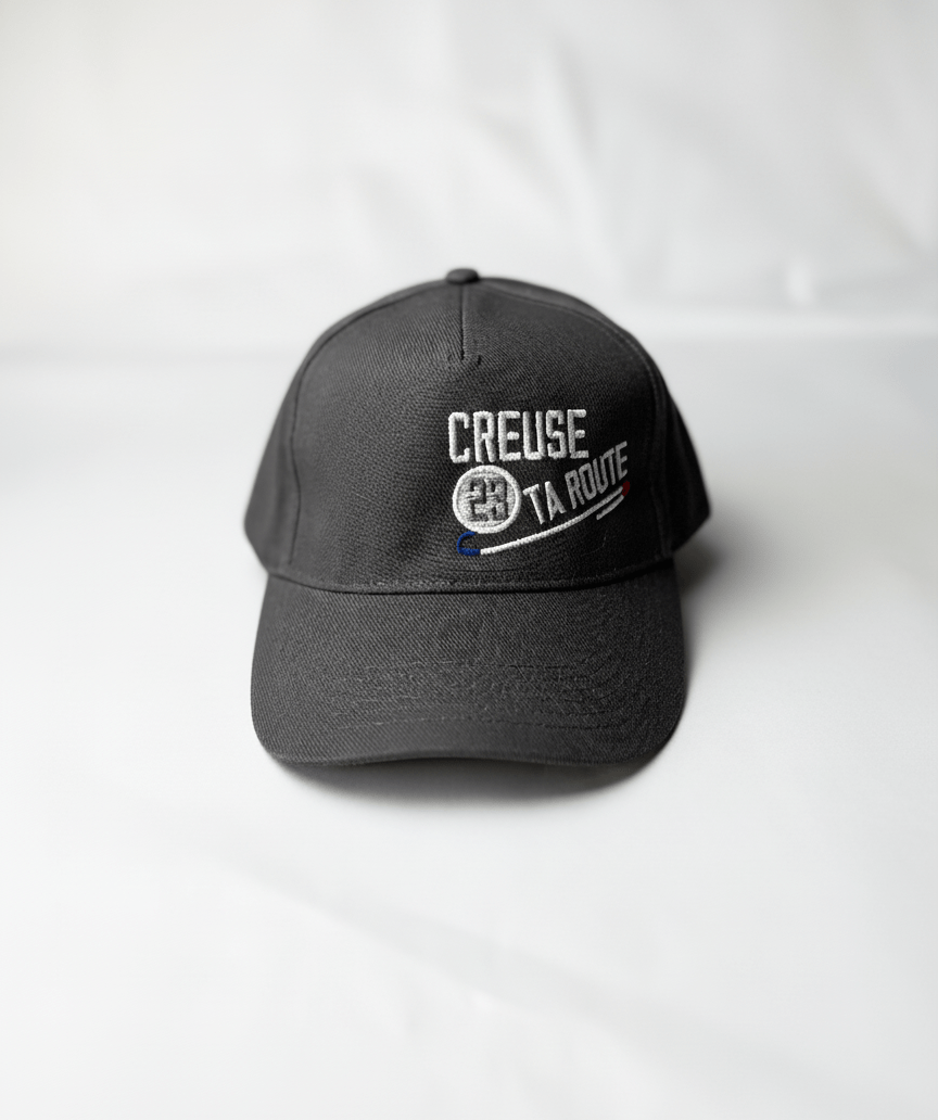 casquette adulte, coloris gris, visière courbée, taille réglable, modèle mixte, logo Creuse ta Route brodé, accessoire confortable et léger, disponible sur l’e-shop Creuse ta Route